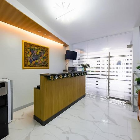 קואזון סיטי Oyo 848 Dona Aurora Condotel מראה חיצוני תמונה