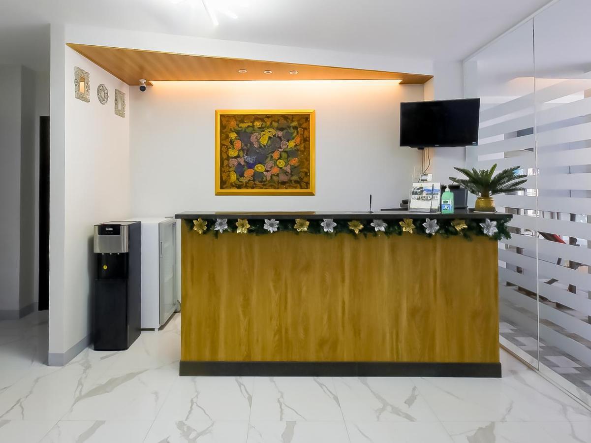 קואזון סיטי Oyo 848 Dona Aurora Condotel מראה חיצוני תמונה