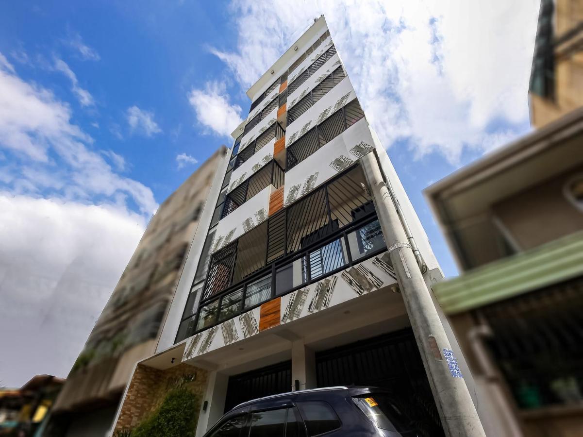 קואזון סיטי Oyo 848 Dona Aurora Condotel מראה חיצוני תמונה
