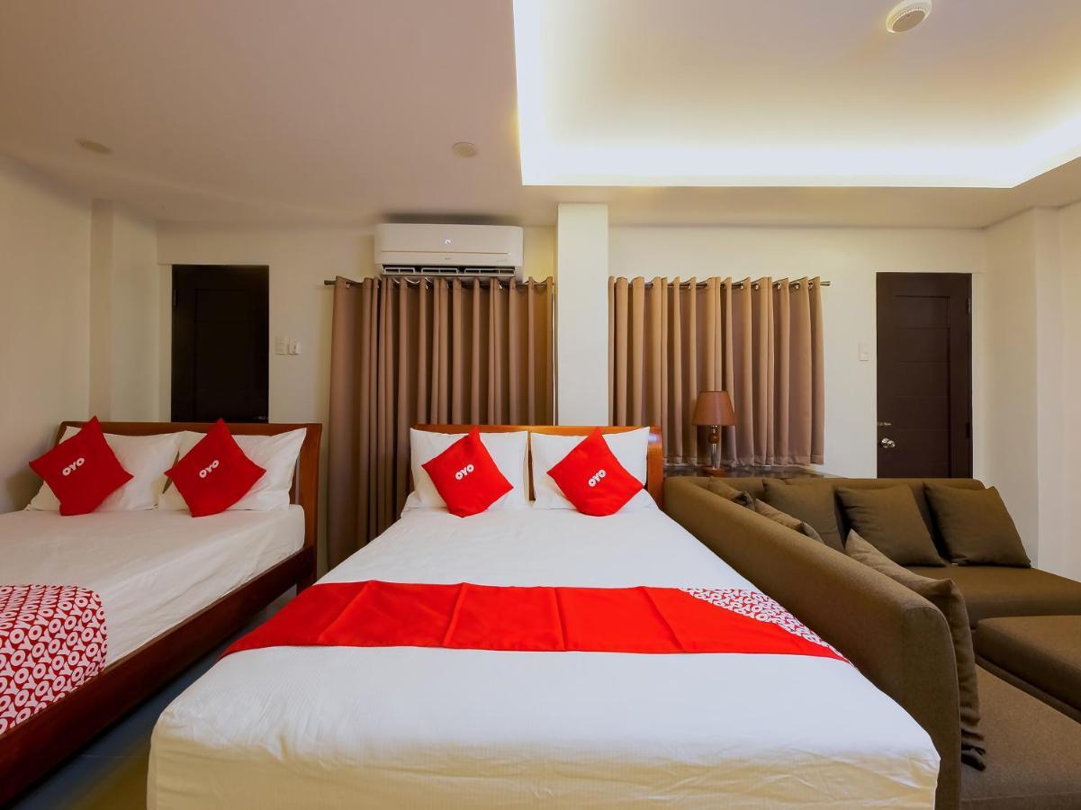 קואזון סיטי Oyo 848 Dona Aurora Condotel מראה חיצוני תמונה