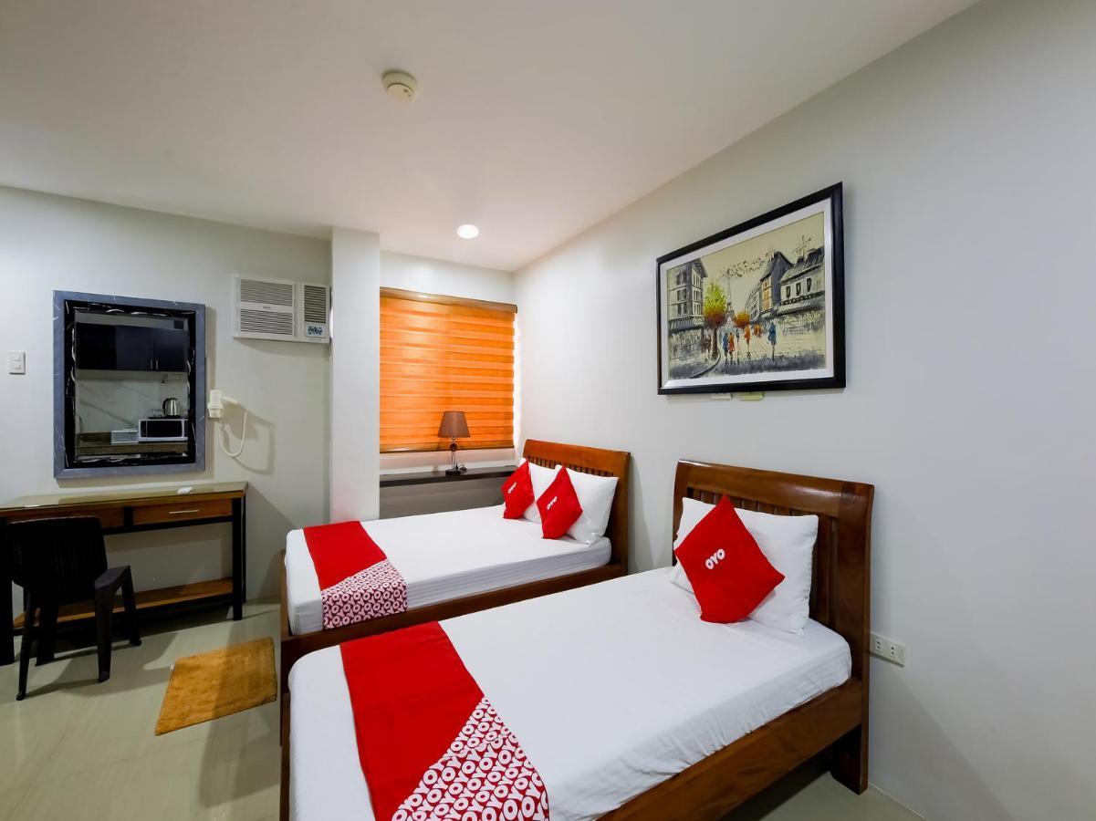 קואזון סיטי Oyo 848 Dona Aurora Condotel מראה חיצוני תמונה