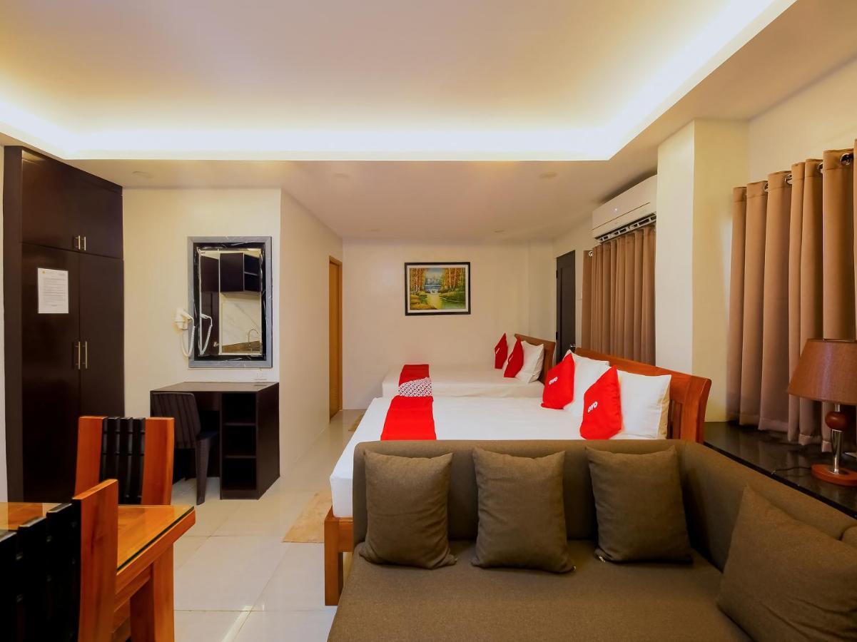 קואזון סיטי Oyo 848 Dona Aurora Condotel מראה חיצוני תמונה