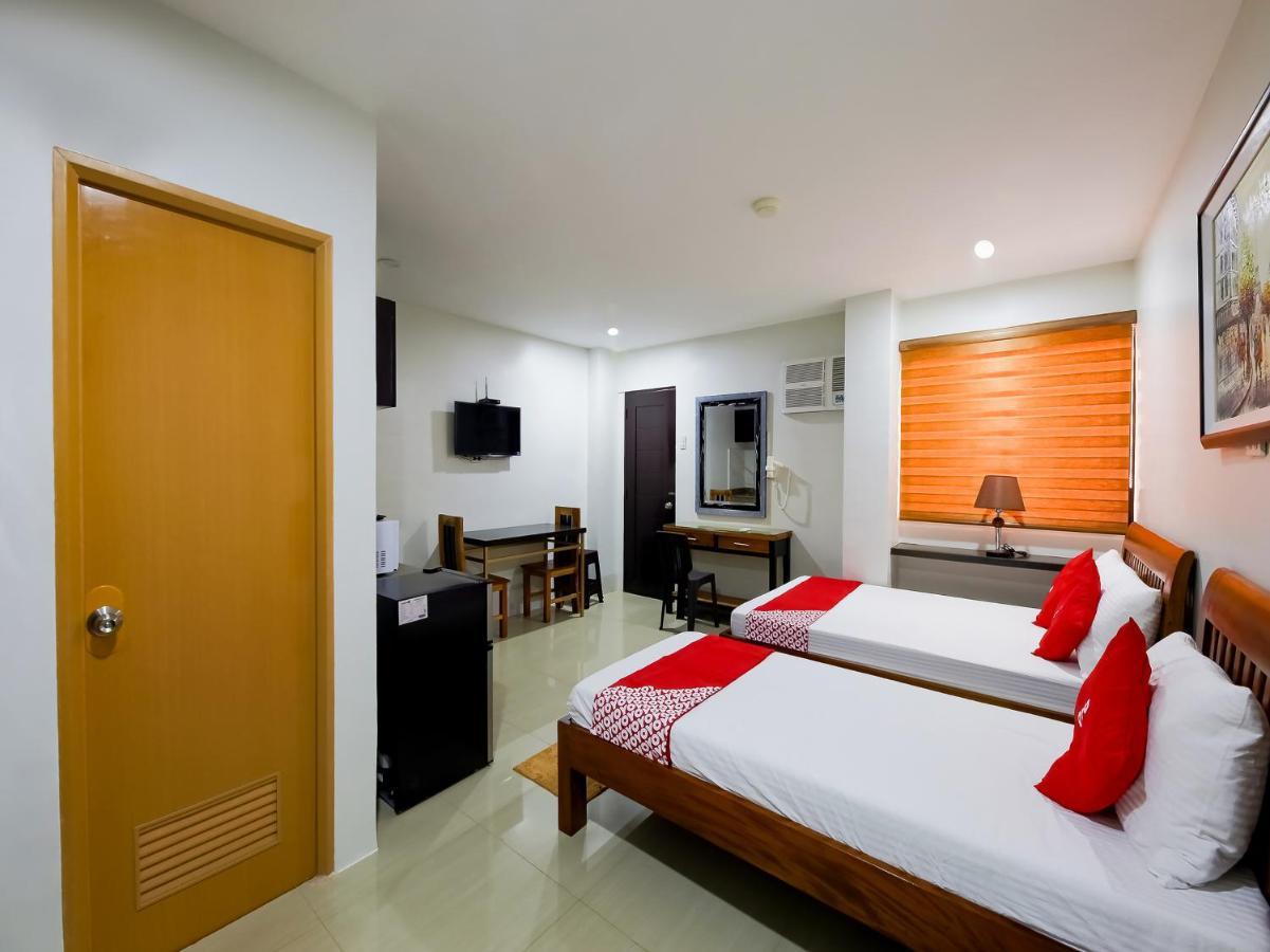 קואזון סיטי Oyo 848 Dona Aurora Condotel מראה חיצוני תמונה