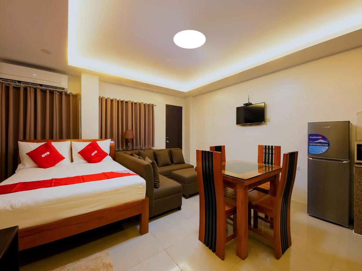 קואזון סיטי Oyo 848 Dona Aurora Condotel מראה חיצוני תמונה