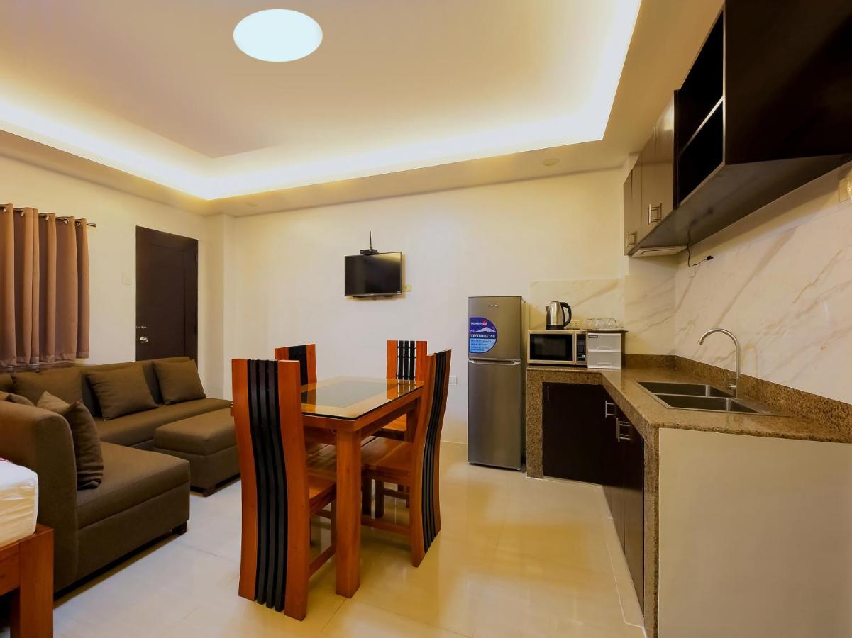 קואזון סיטי Oyo 848 Dona Aurora Condotel מראה חיצוני תמונה