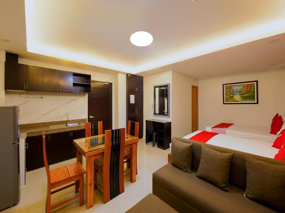 קואזון סיטי Oyo 848 Dona Aurora Condotel מראה חיצוני תמונה