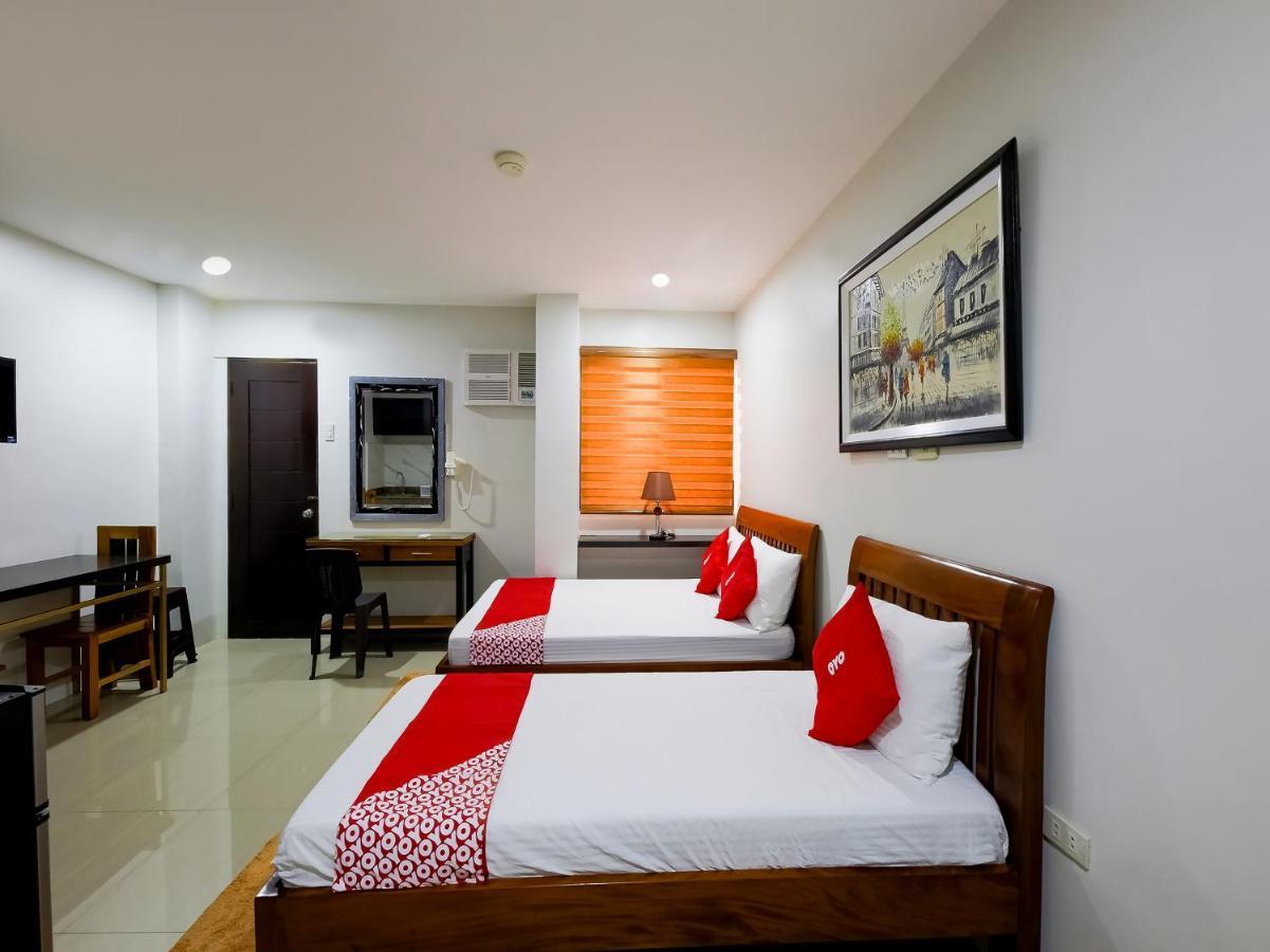 קואזון סיטי Oyo 848 Dona Aurora Condotel מראה חיצוני תמונה