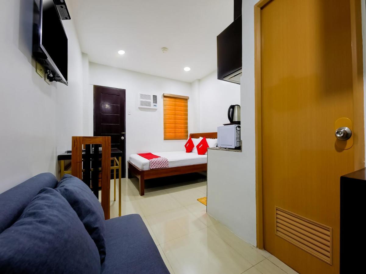 קואזון סיטי Oyo 848 Dona Aurora Condotel מראה חיצוני תמונה