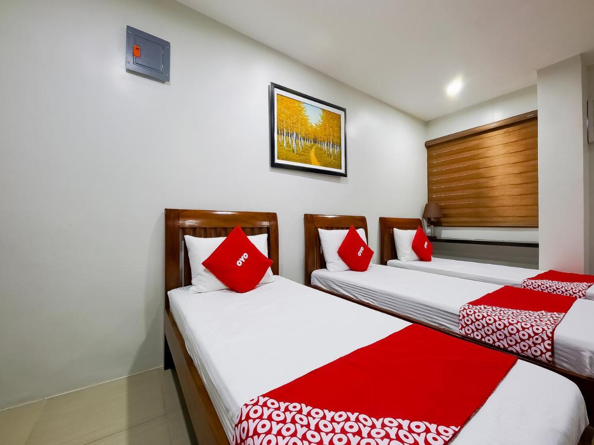 קואזון סיטי Oyo 848 Dona Aurora Condotel מראה חיצוני תמונה