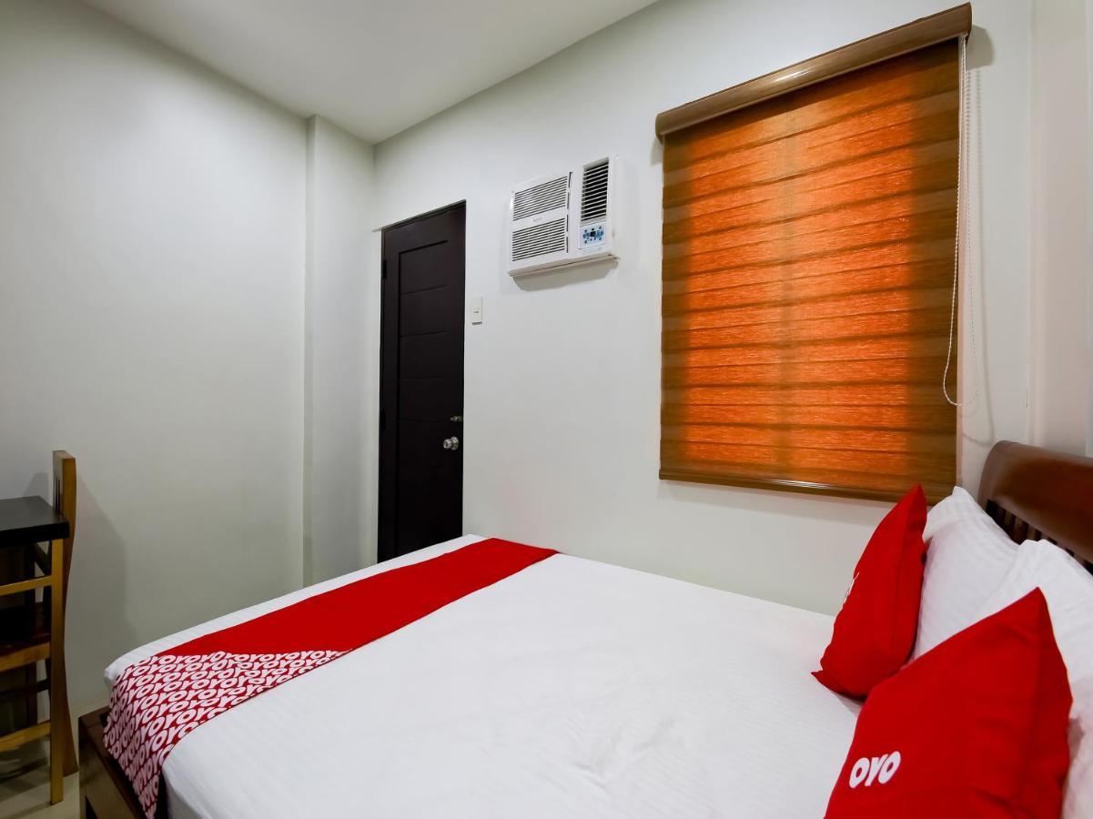 קואזון סיטי Oyo 848 Dona Aurora Condotel מראה חיצוני תמונה