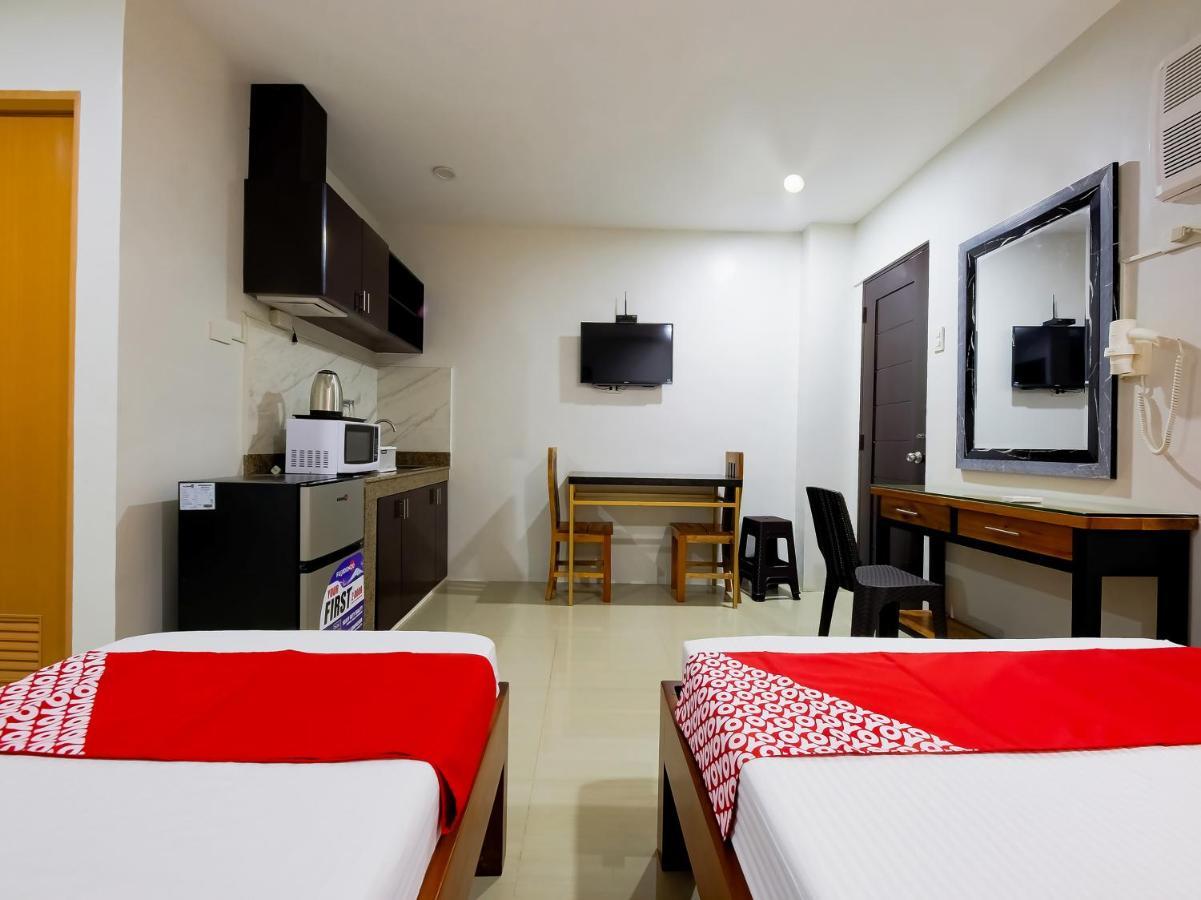קואזון סיטי Oyo 848 Dona Aurora Condotel מראה חיצוני תמונה