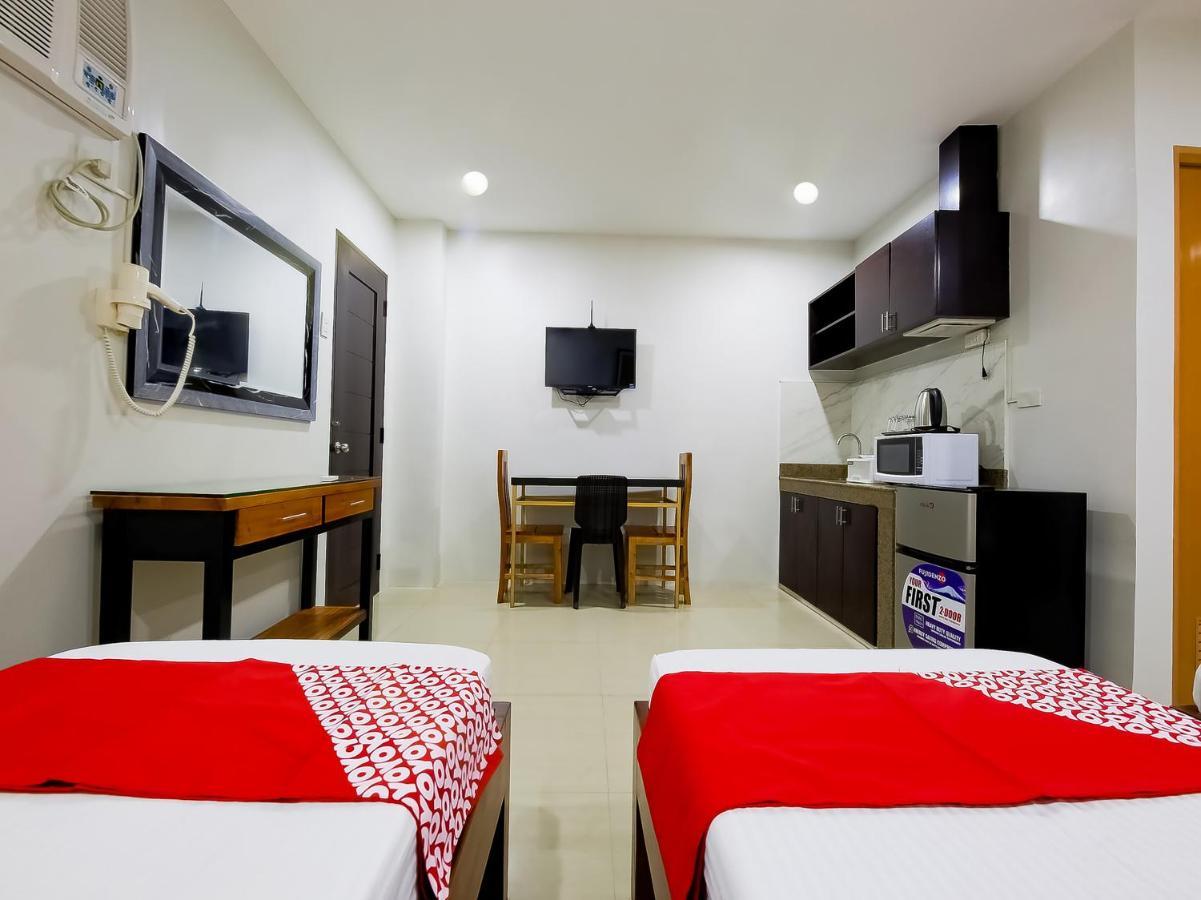קואזון סיטי Oyo 848 Dona Aurora Condotel מראה חיצוני תמונה