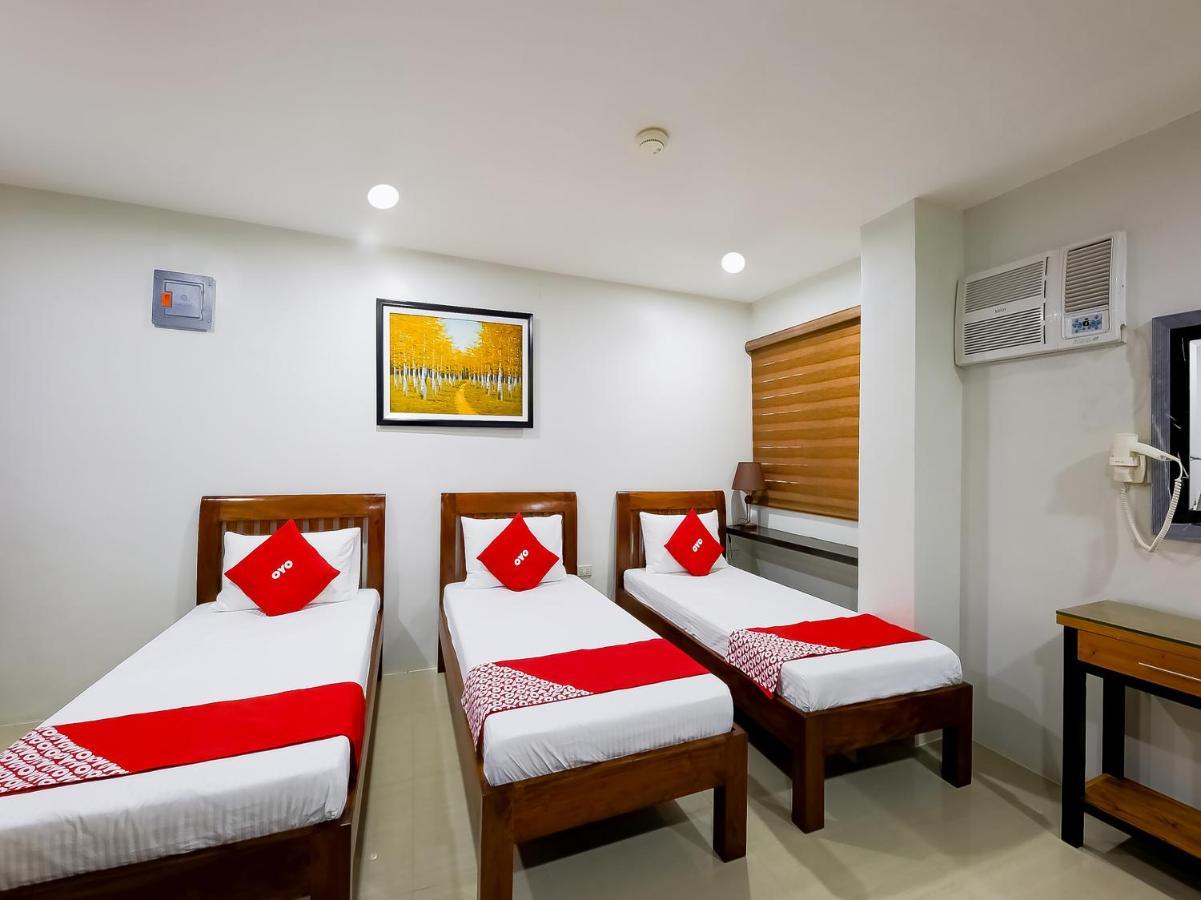 קואזון סיטי Oyo 848 Dona Aurora Condotel מראה חיצוני תמונה
