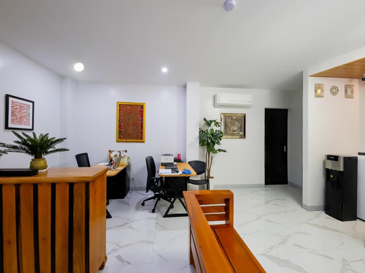 קואזון סיטי Oyo 848 Dona Aurora Condotel מראה חיצוני תמונה