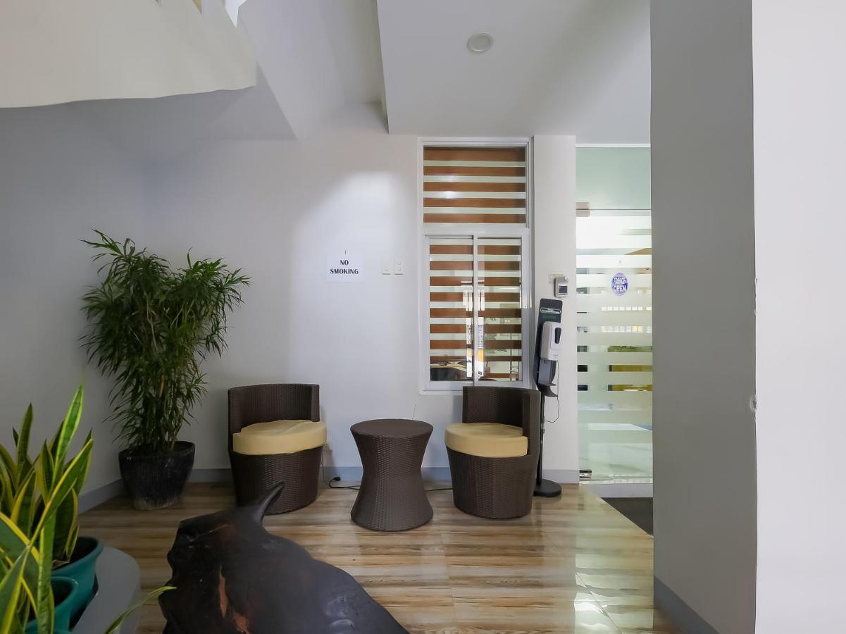 קואזון סיטי Oyo 848 Dona Aurora Condotel מראה חיצוני תמונה