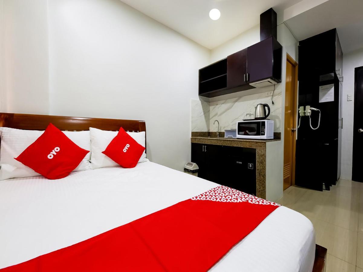 קואזון סיטי Oyo 848 Dona Aurora Condotel מראה חיצוני תמונה