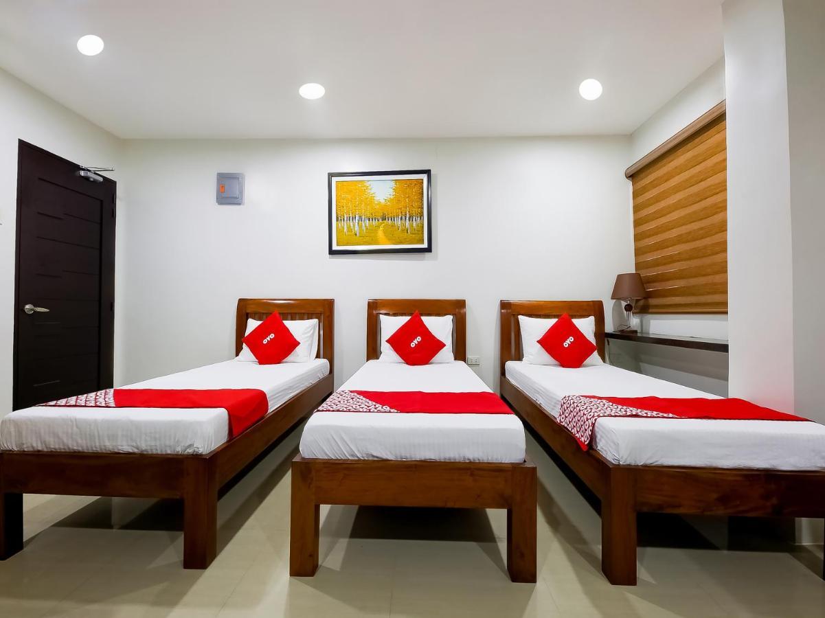 קואזון סיטי Oyo 848 Dona Aurora Condotel מראה חיצוני תמונה
