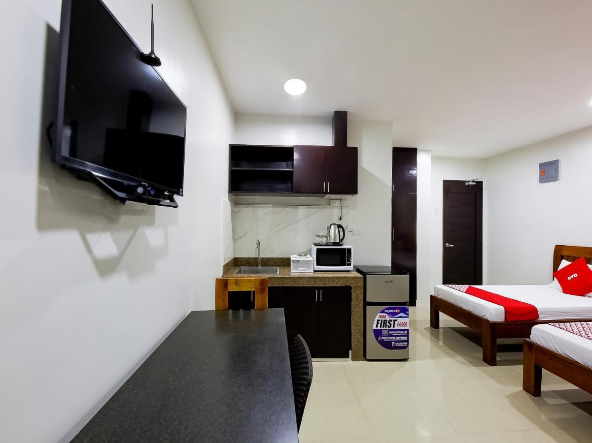 קואזון סיטי Oyo 848 Dona Aurora Condotel מראה חיצוני תמונה
