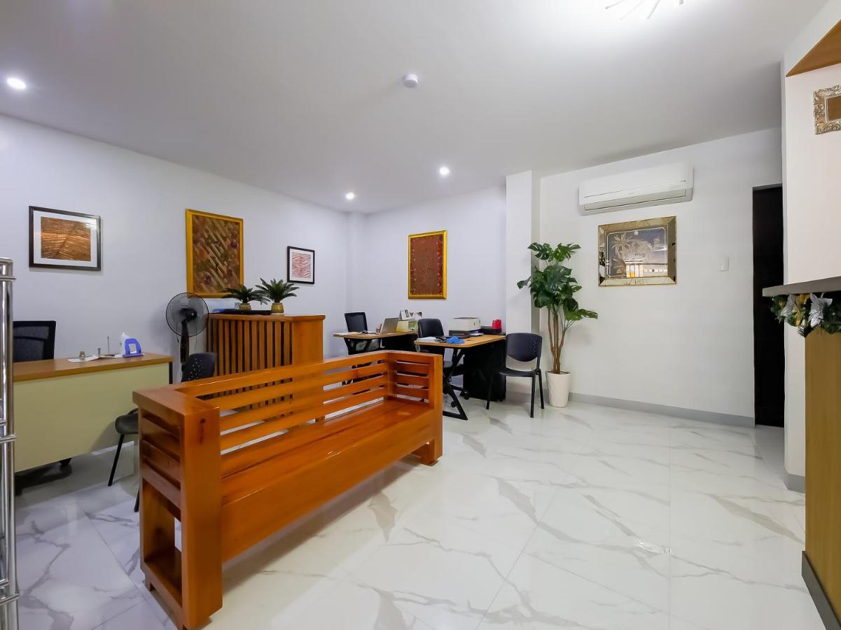 קואזון סיטי Oyo 848 Dona Aurora Condotel מראה חיצוני תמונה